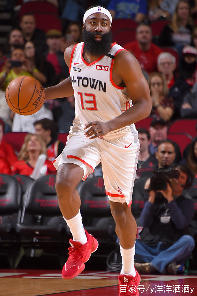 九游游戏中心关于阿贾克斯训练开放日；今晚强势反弹引欢呼；NBA常规赛在即；团队化学反应显著的信息