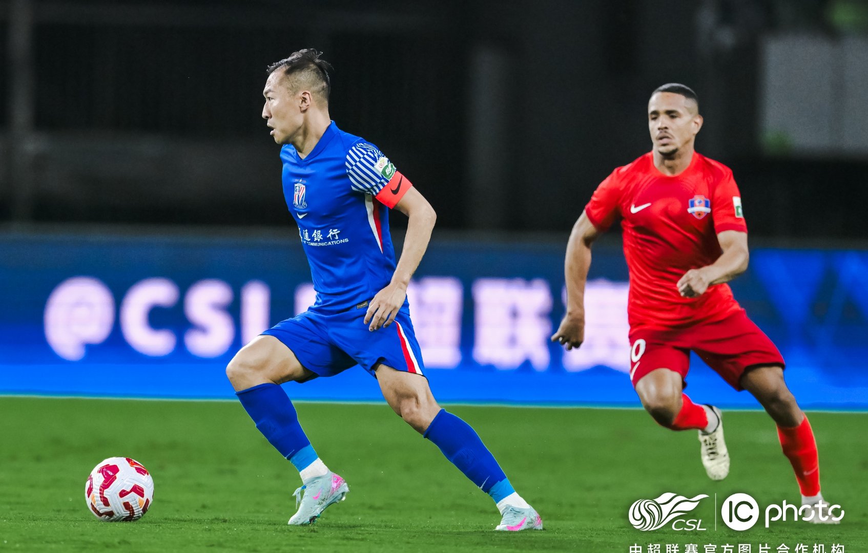 九游娱乐平台赛地聚焦：荷甲转会期热度飙升，浙江稠州豪取连胜，悬念犹存，赛程密集仍需轮换的简单介绍